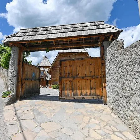 Neva Sobe Sa Pogledom Na Planine Mokra Gora