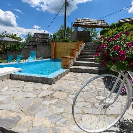 Neva Sobe Sa Pogledom Na Planine Homestay *