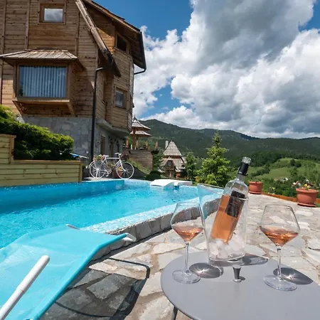 Neva Sobe Sa Pogledom Na Planine