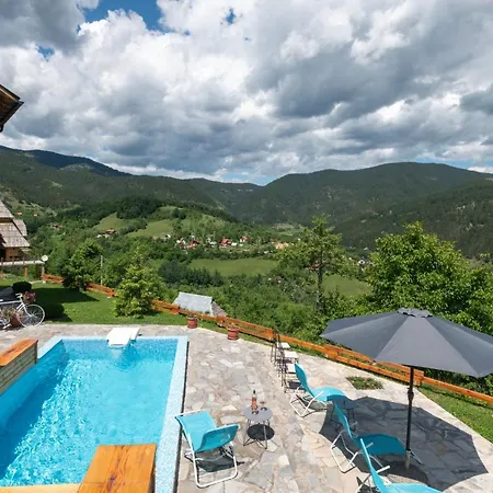 Neva Sobe Sa Pogledom Na Planine Mokra Gora