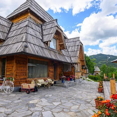 Neva Sobe Sa Pogledom Na Planine Mokra Gora