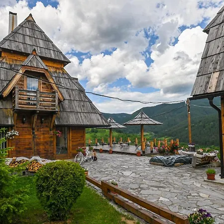 Neva Sobe Sa Pogledom Na Planine Mokra Gora