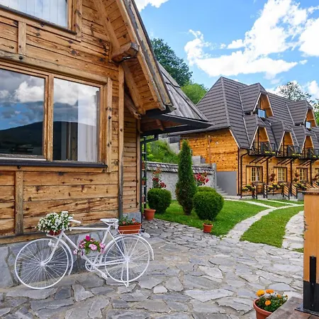 Neva Sobe Sa Pogledom Na Planine Mokra Gora