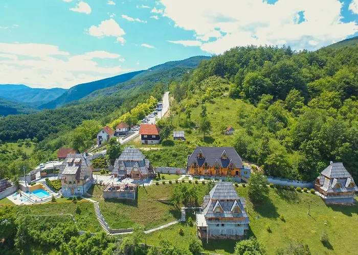 Neva Sobe Sa Pogledom Na Planine 民宿 *