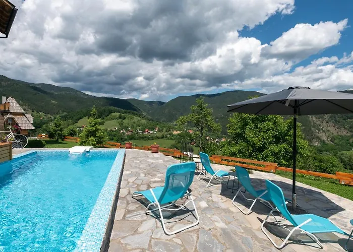 民宿 Neva Sobe Sa Pogledom Na Planine