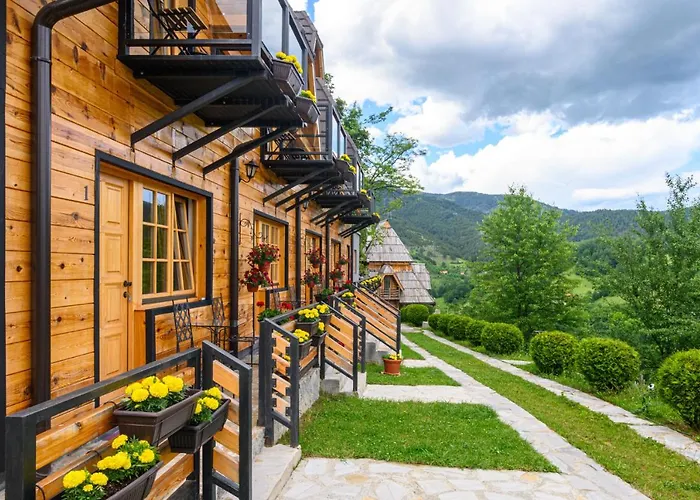 Neva Sobe Sa Pogledom Na Planine 民宿