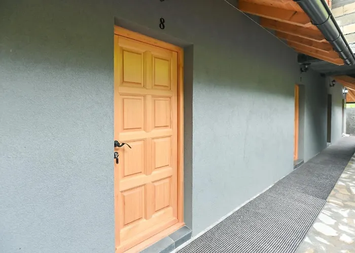 Neva Sobe Sa Pogledom Na Planine 民宿