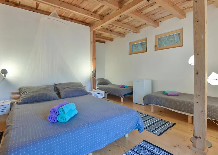 民宿 Neva Sobe Sa Pogledom Na Planine