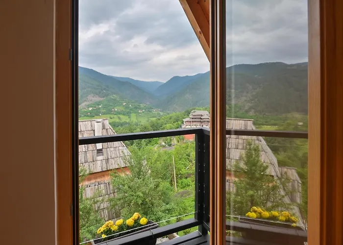 Neva Sobe Sa Pogledom Na Planine 民宿 *